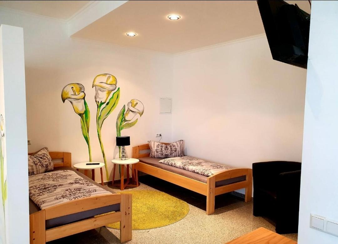 Gaesteappartements Bierfaessl Sinsheim Ngoại thất bức ảnh